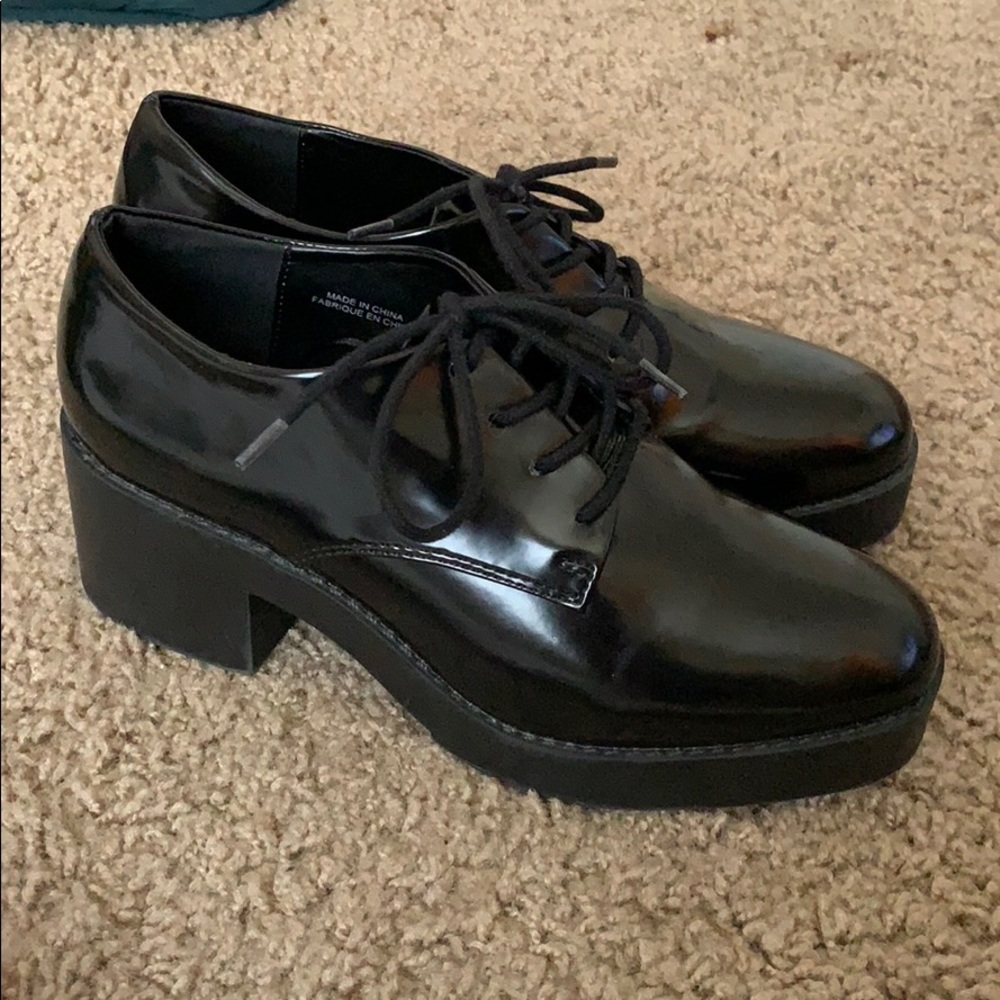 Chunky Lace Up Oxford Heels